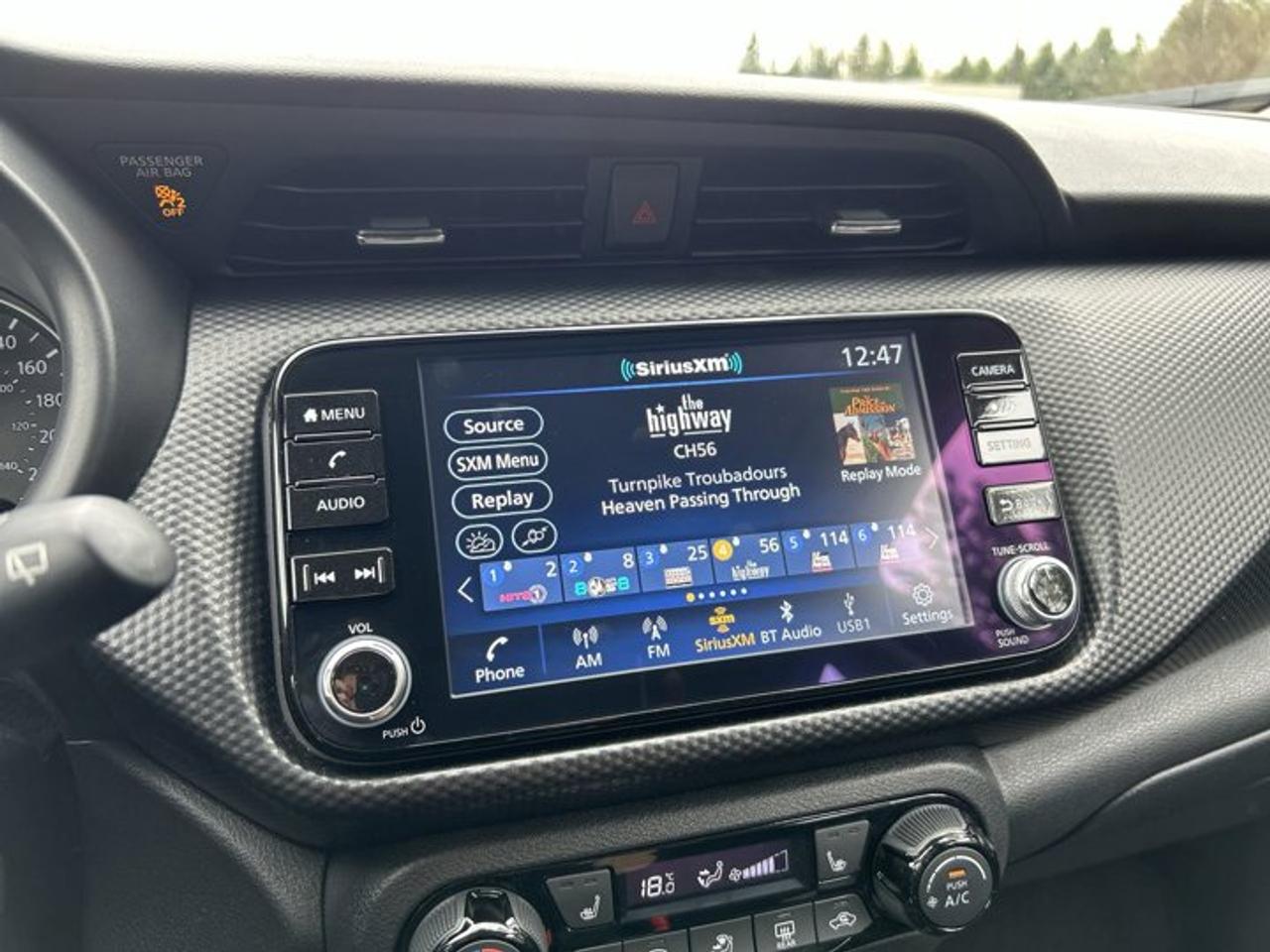 2025 Nissan Kicks Play SV FWD | No Accidents| Heated Steering Wheel Photo