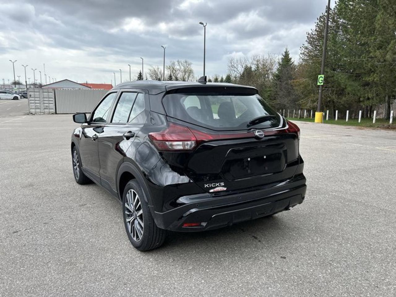 2025 Nissan Kicks Play SV FWD | No Accidents| Heated Steering Wheel Photo