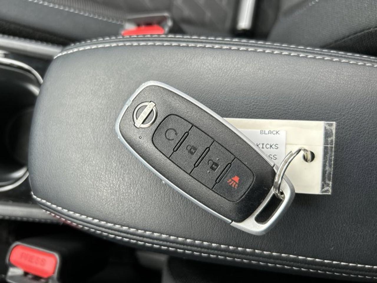 2025 Nissan Kicks Play SV FWD | No Accidents| Heated Steering Wheel Photo