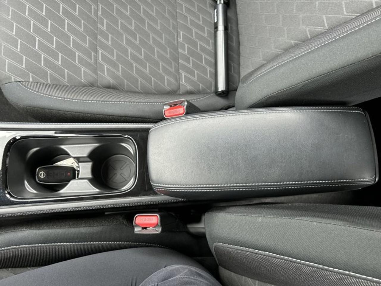 2025 Nissan Kicks Play SV FWD | No Accidents| Heated Steering Wheel Photo