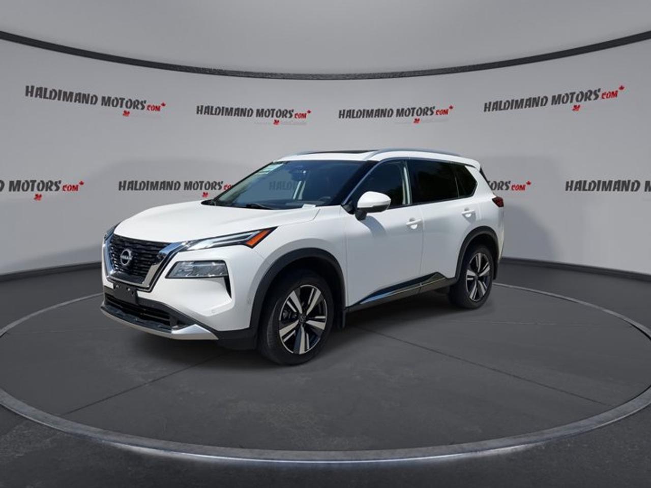 2023 Nissan Rogue Platinum AWD | No Accidents Photo3