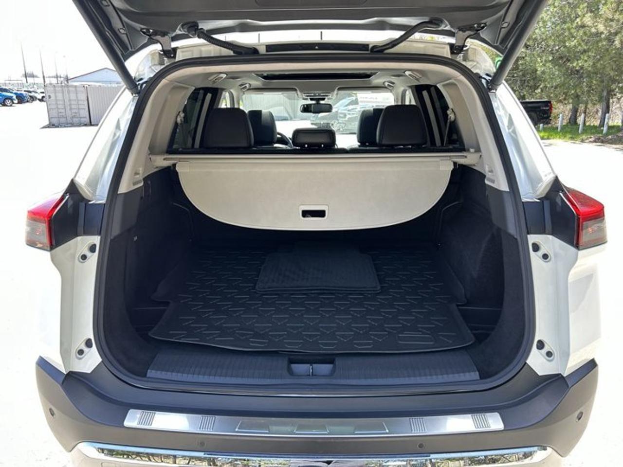 2023 Nissan Rogue Platinum AWD | No Accidents Photo