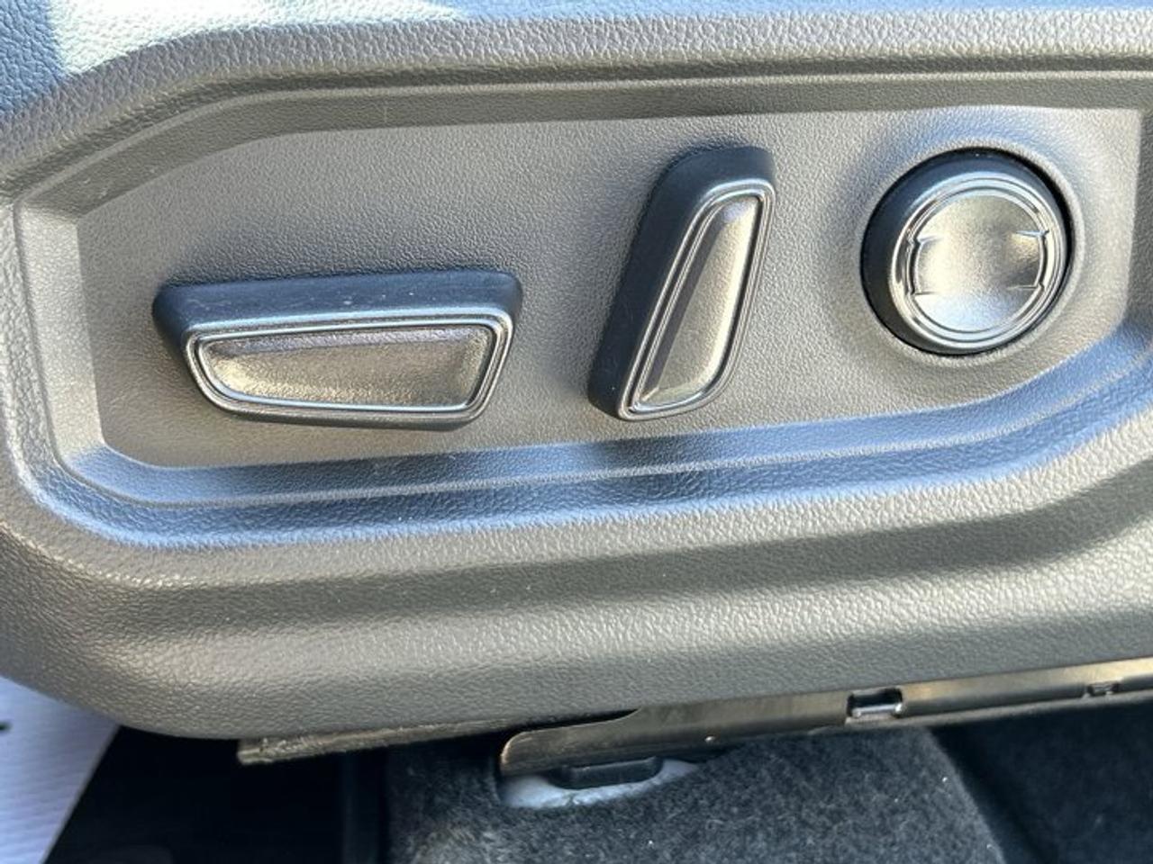 2023 Toyota Tundra Limited Crewmax 4x4 Hybrid | No Accidents | Ventilated Front Seats Photo