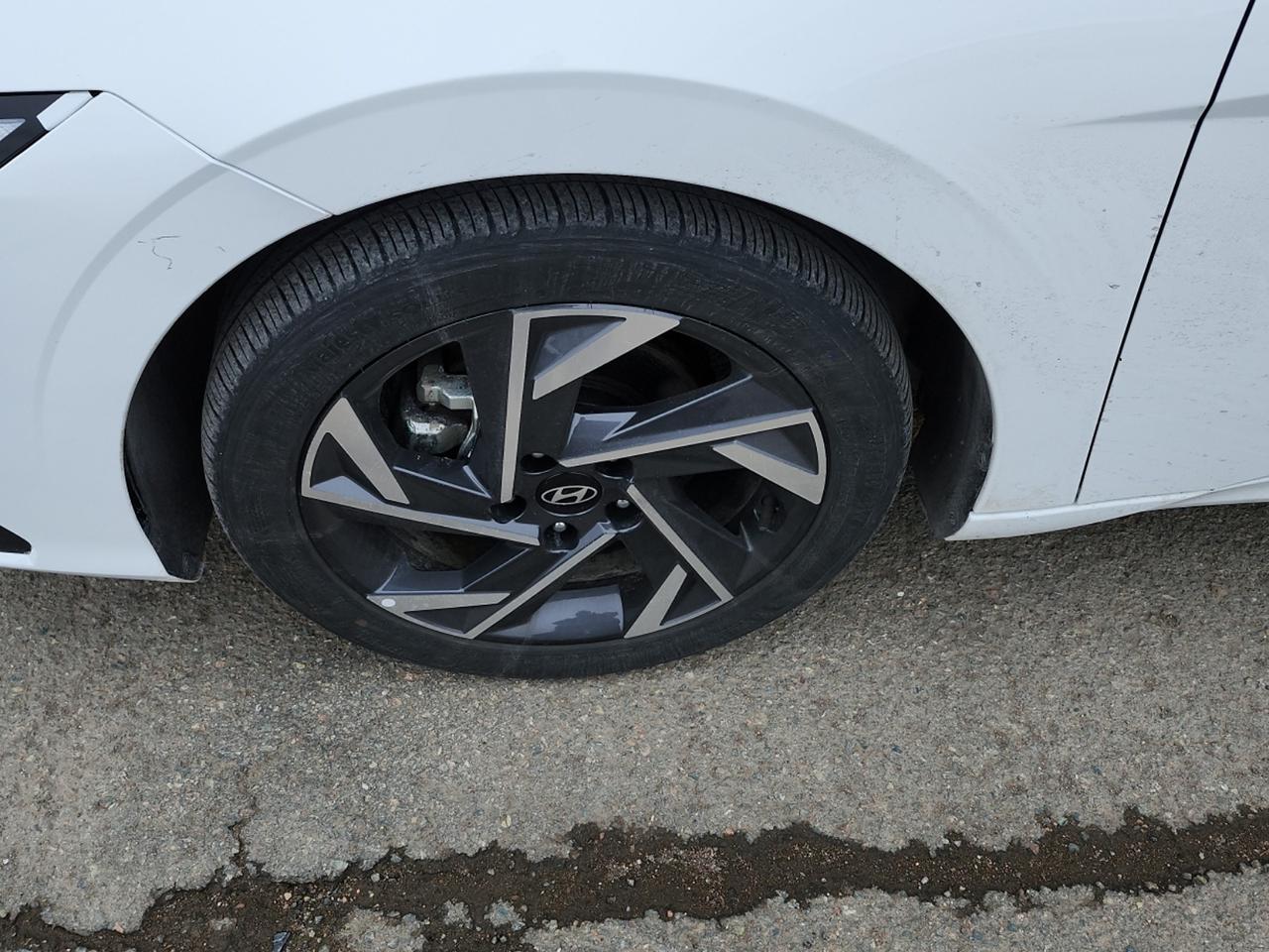 2025 Hyundai Elantra Preferred Photo