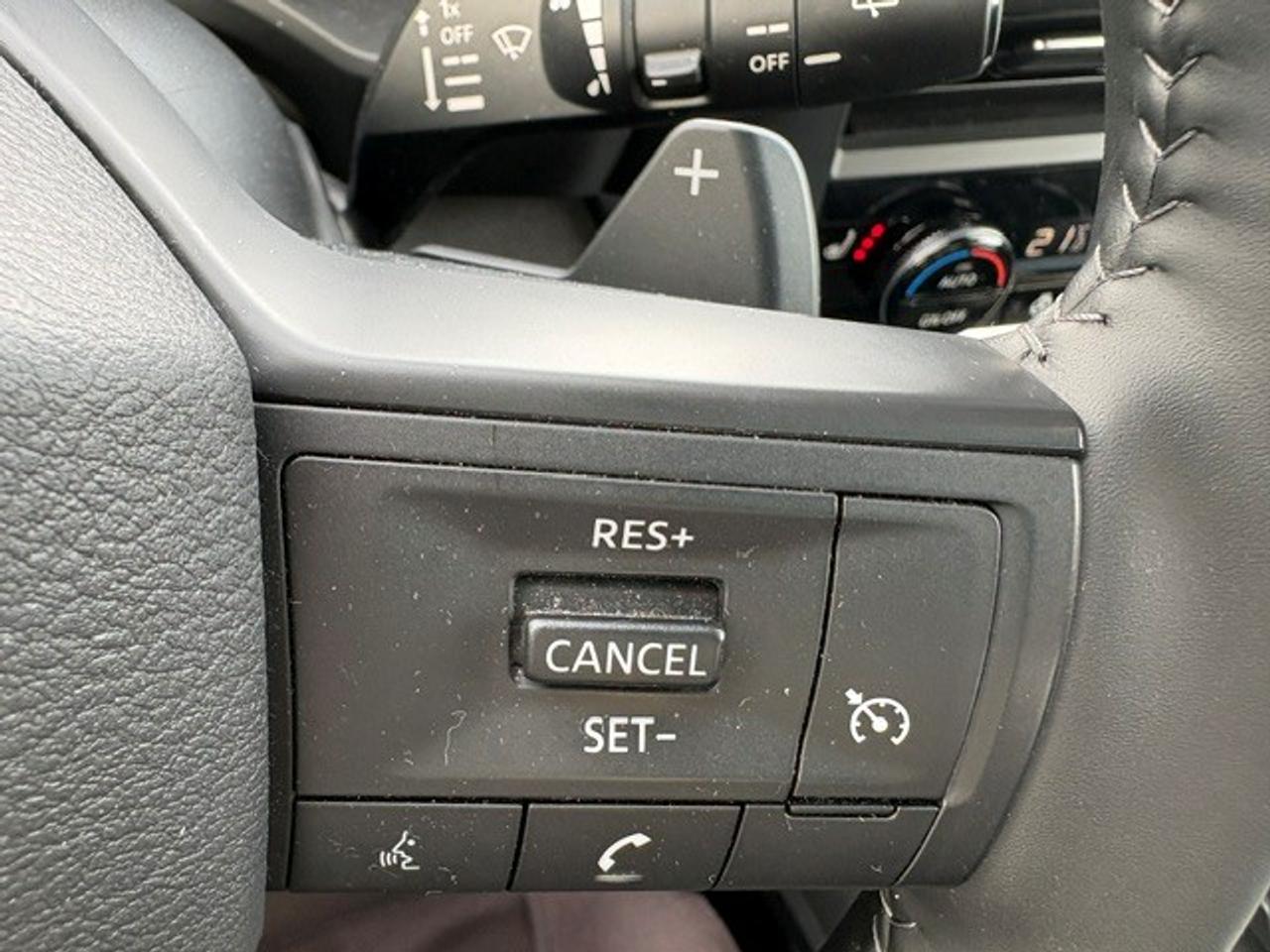 2025 Nissan Rogue S Photo