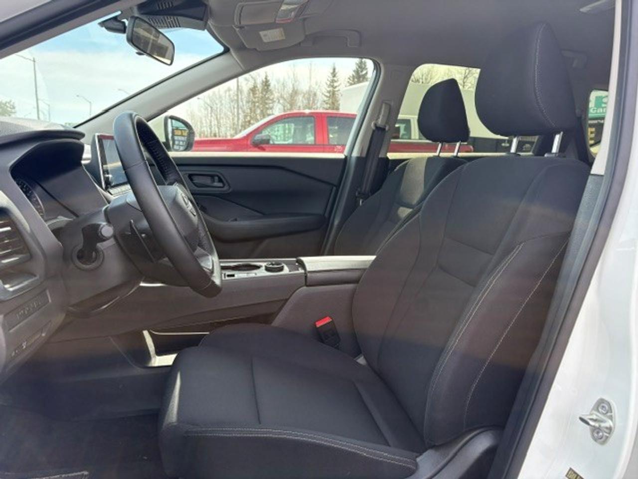 2025 Nissan Rogue S Photo