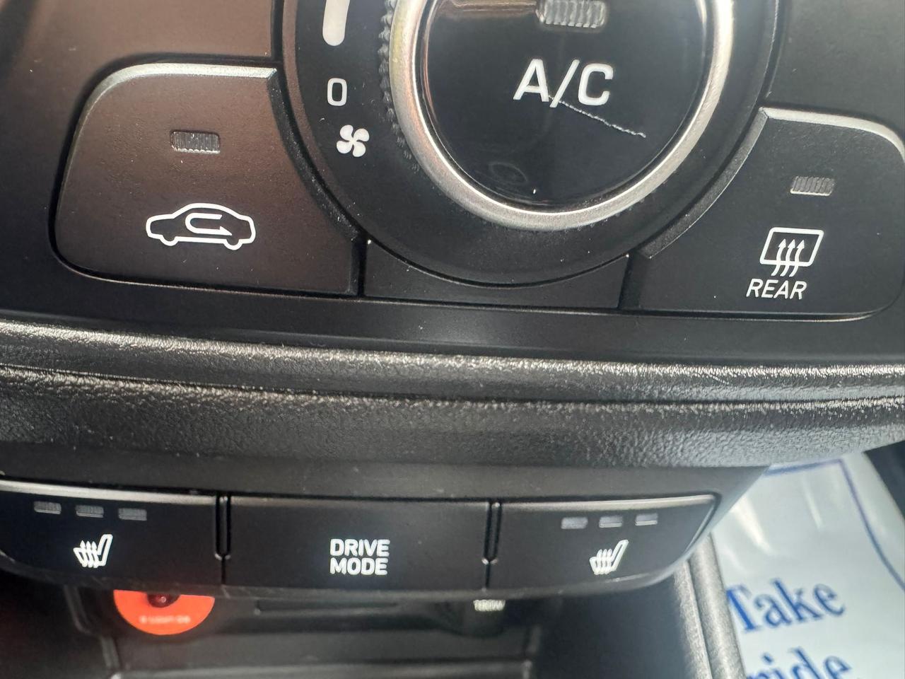 2019 Hyundai Accent SE Photo