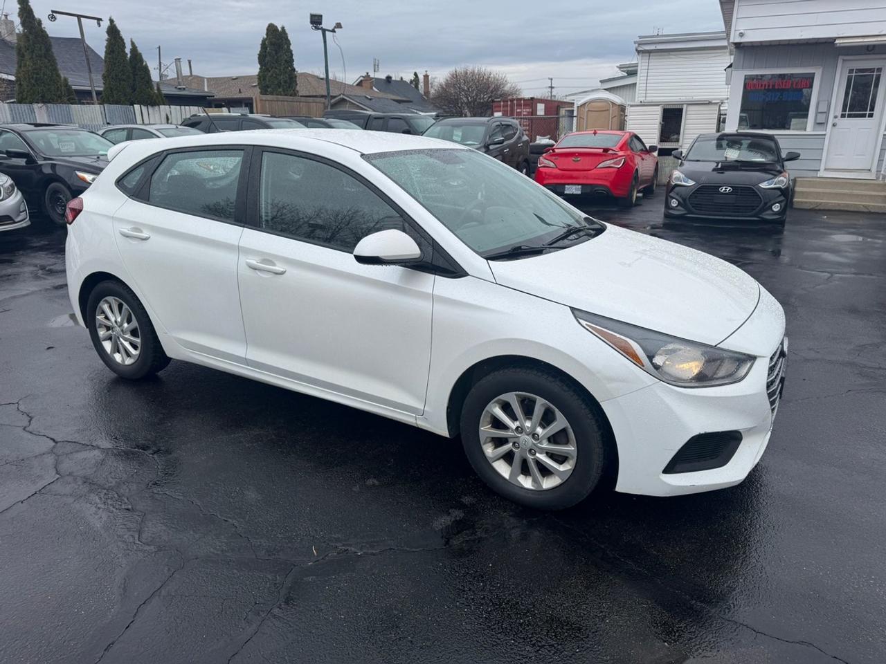 2019 Hyundai Accent SE Photo2