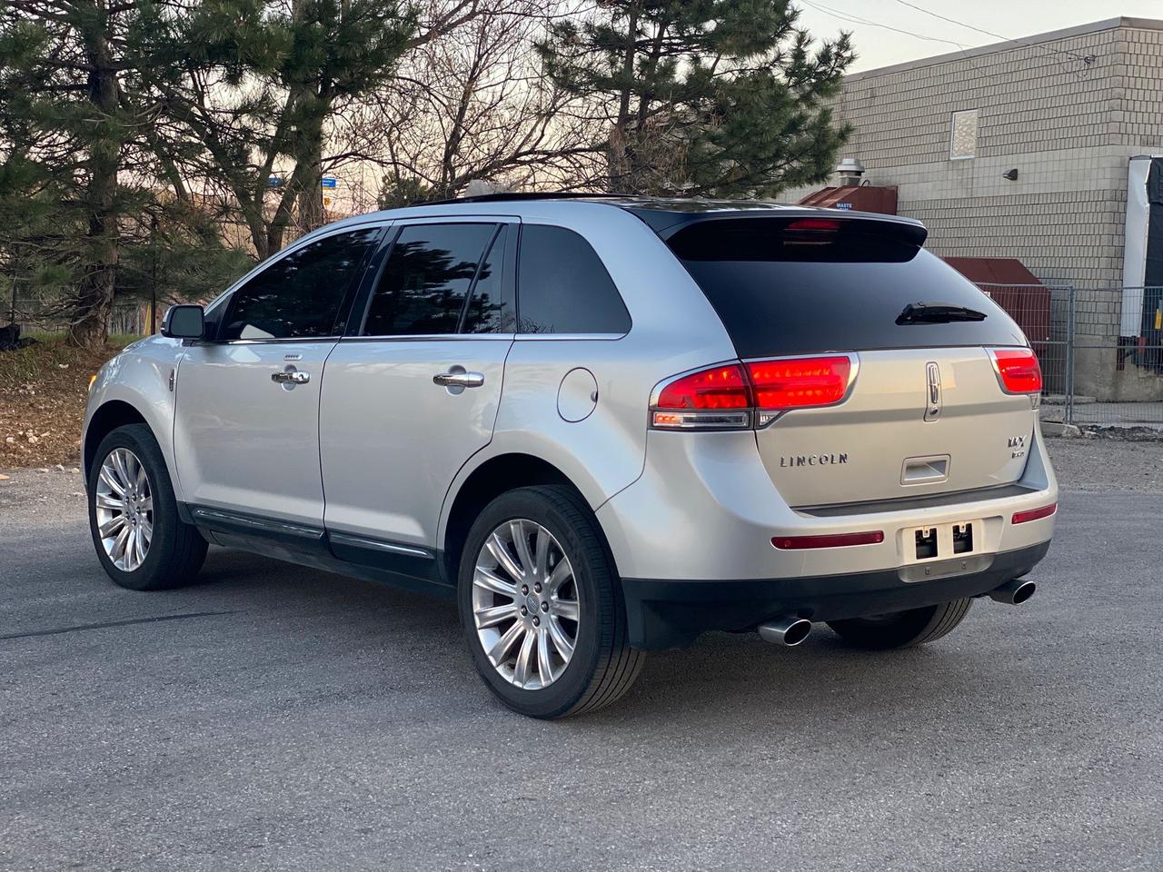 2014 Lincoln MKX AWD | LEATHER | PANOROOF Photo4