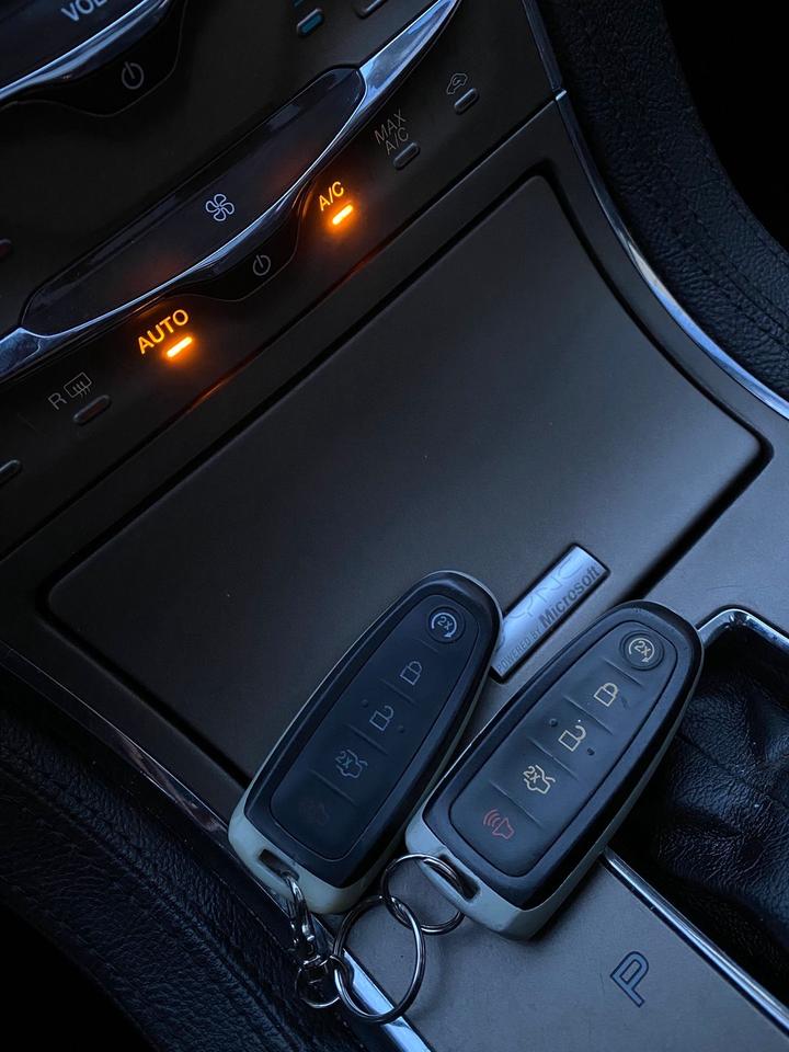 2014 Lincoln MKX AWD | LEATHER | PANOROOF Photo