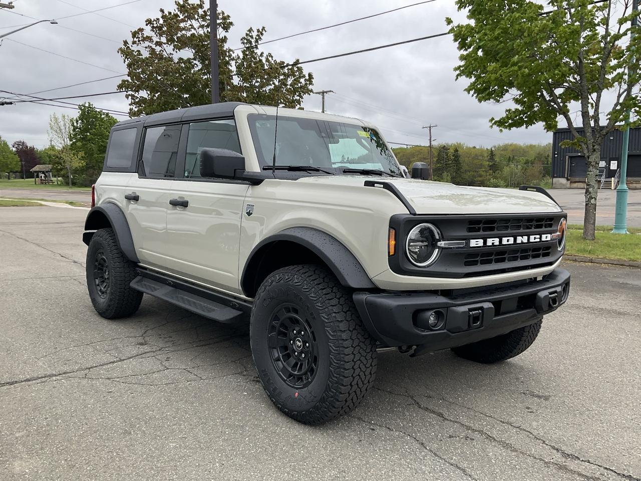 2026 Ford Bronco Big Bend Photo2