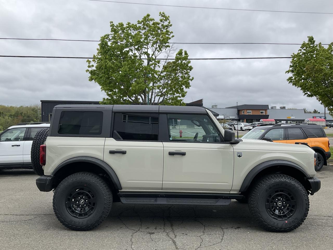 2026 Ford Bronco Big Bend Photo3