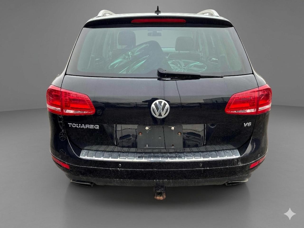 2014 Volkswagen Touareg 4dr 3.6L Sport w/Nav Photo
