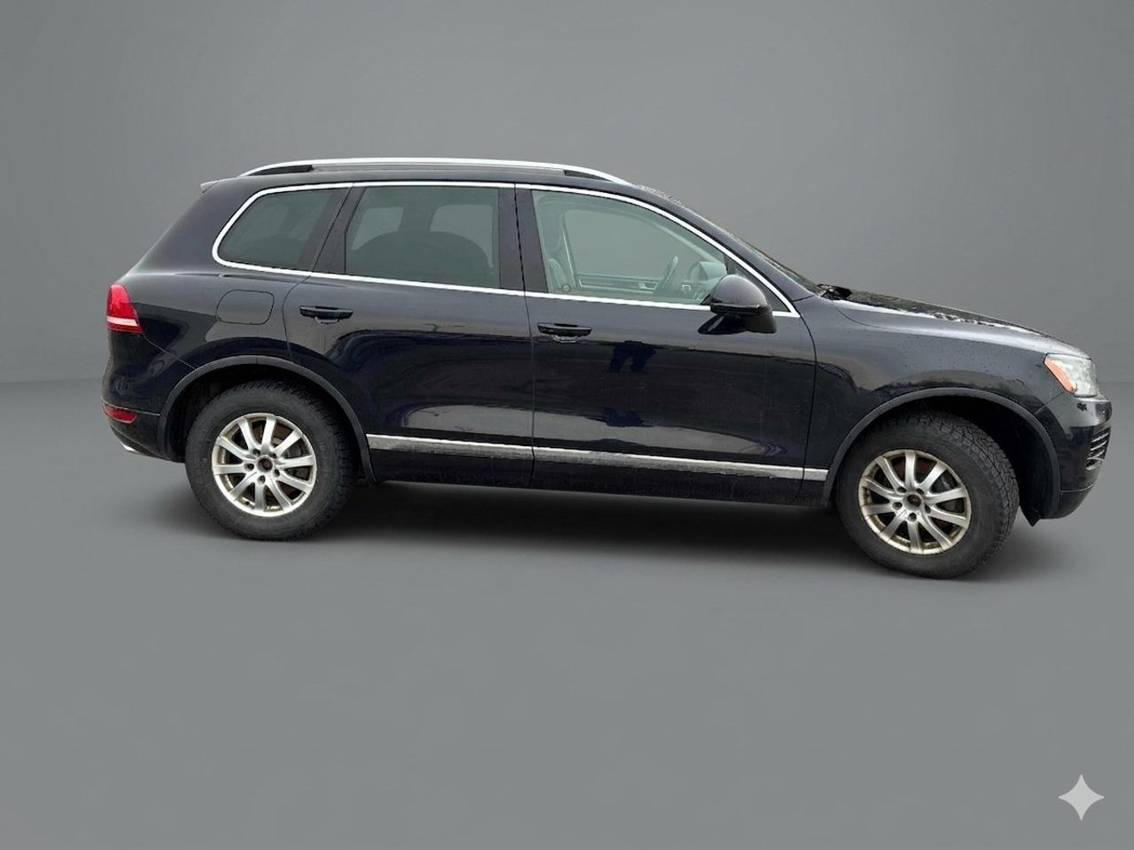 2014 Volkswagen Touareg 4dr 3.6L Sport w/Nav Photo