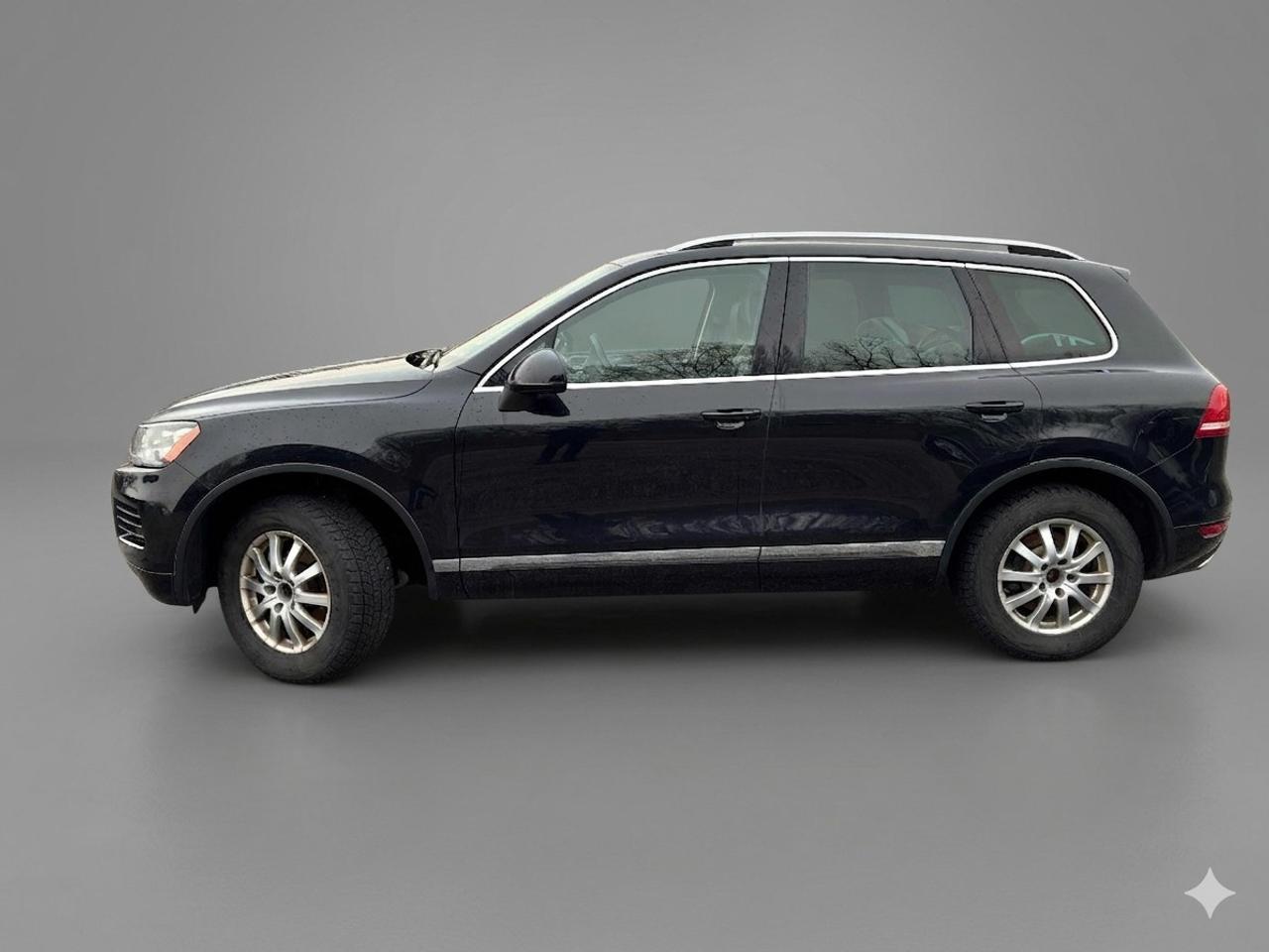 2014 Volkswagen Touareg 4dr 3.6L Sport w/Nav Photo
