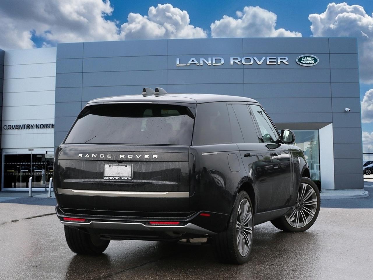 2024 Land Rover Range Rover SE P400 SWB Photo