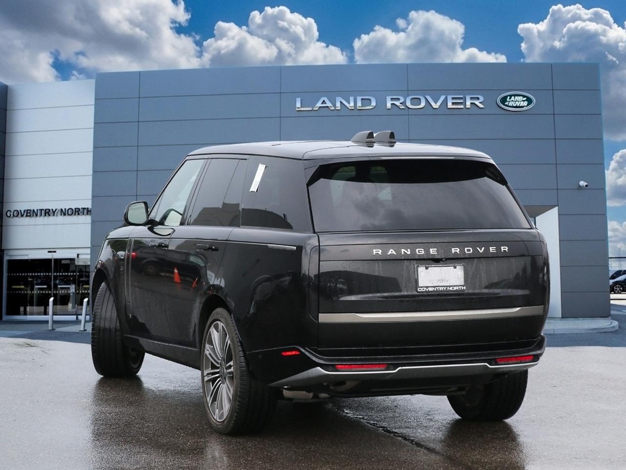 2024 Land Rover Range Rover SE P400 SWB Photo