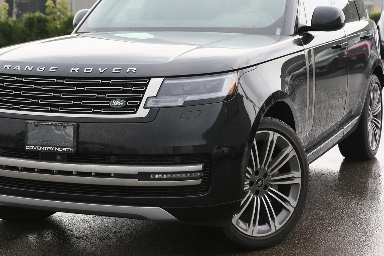 2024 Land Rover Range Rover SE P400 SWB Photo