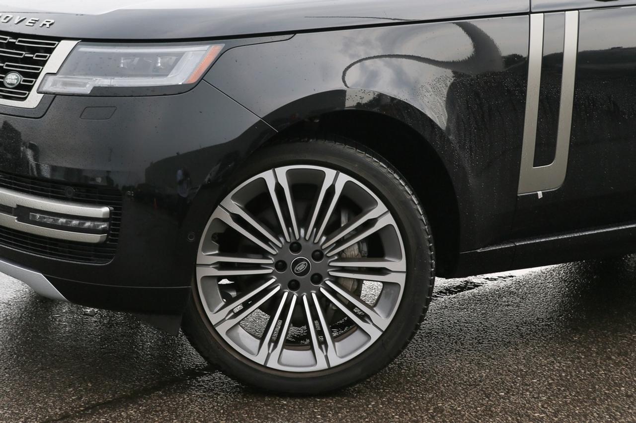 2024 Land Rover Range Rover SE P400 SWB Photo