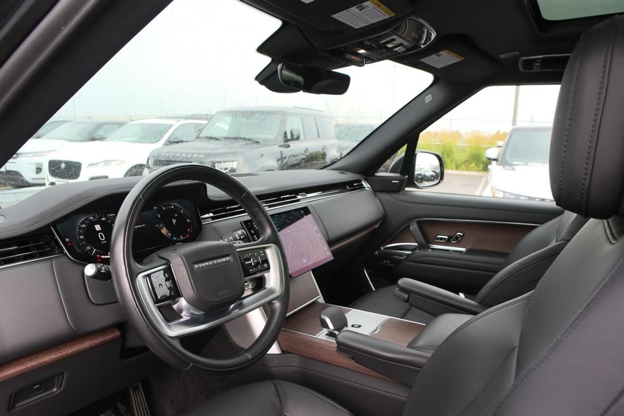 2024 Land Rover Range Rover SE P400 SWB Photo