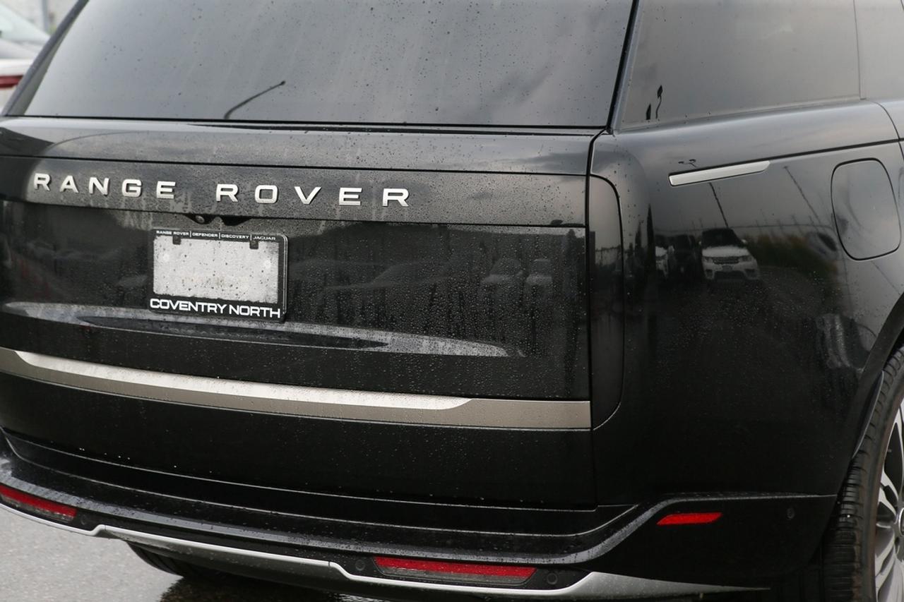 2024 Land Rover Range Rover SE P400 SWB Photo