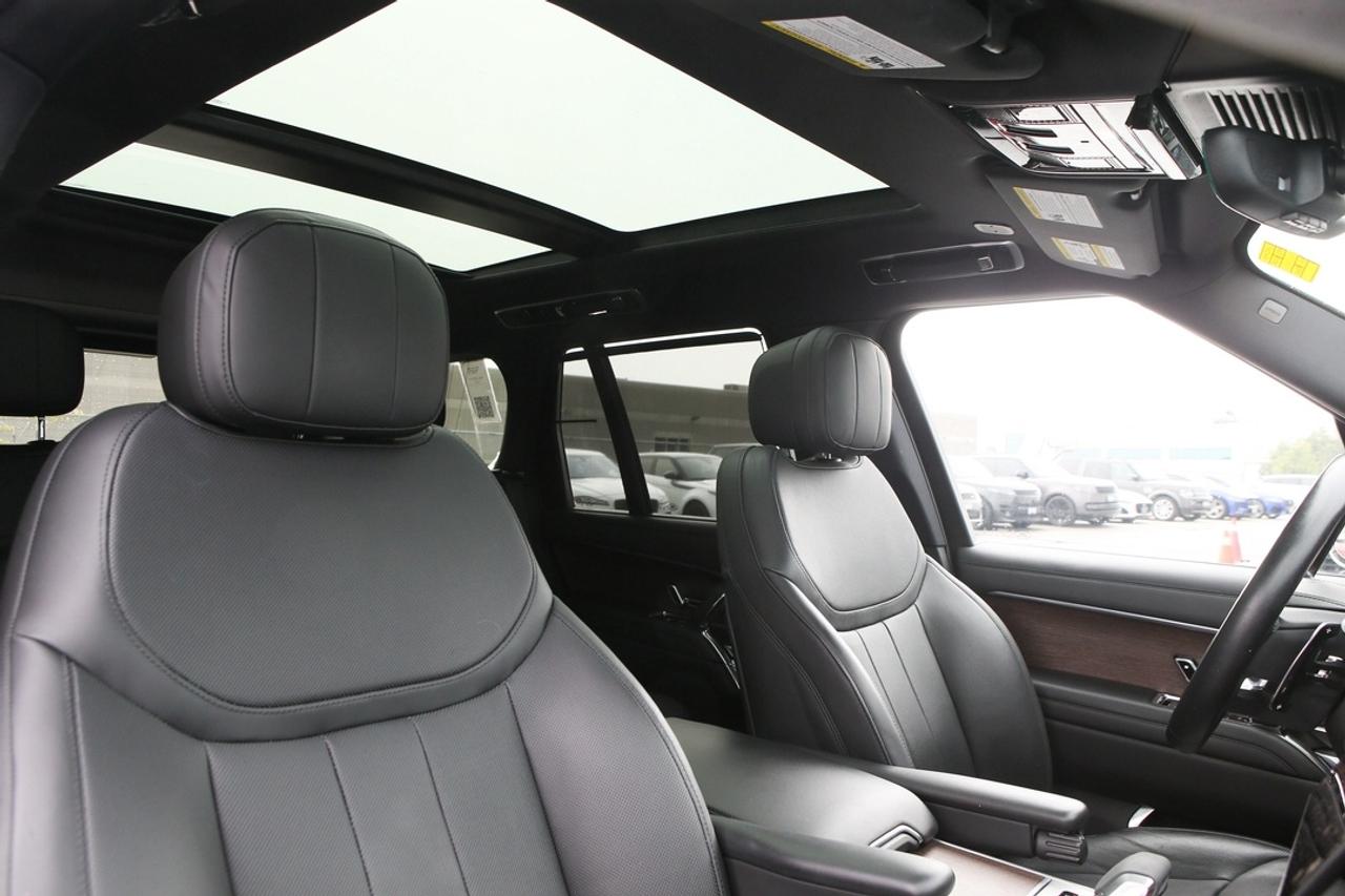 2024 Land Rover Range Rover SE P400 SWB Photo
