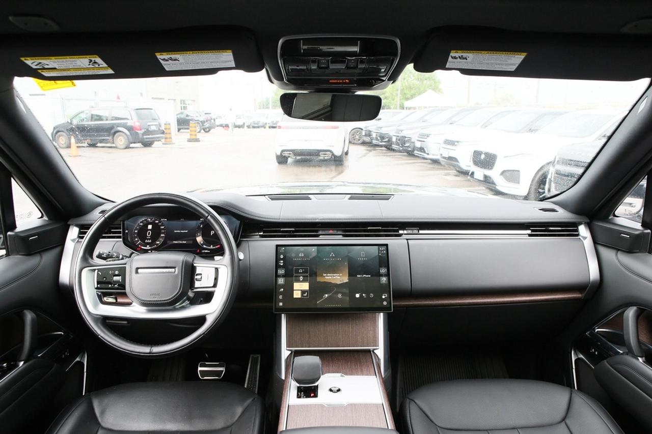 2024 Land Rover Range Rover SE P400 SWB Photo
