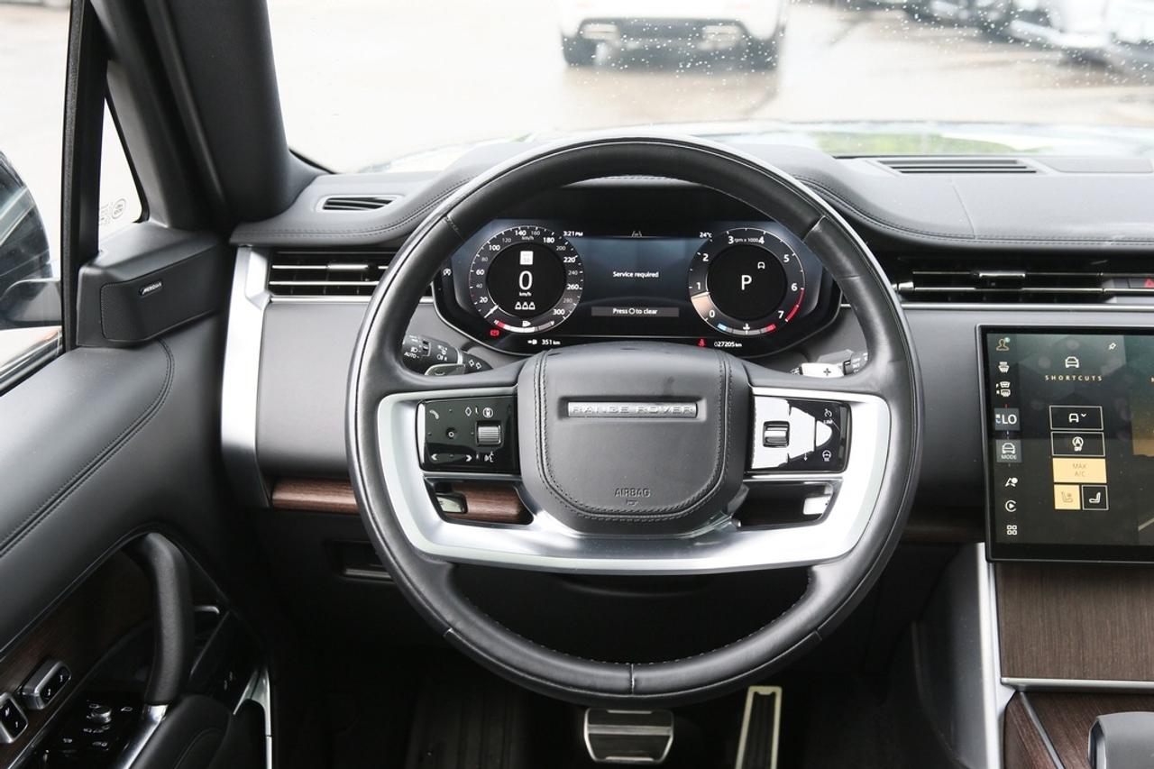2024 Land Rover Range Rover SE P400 SWB Photo