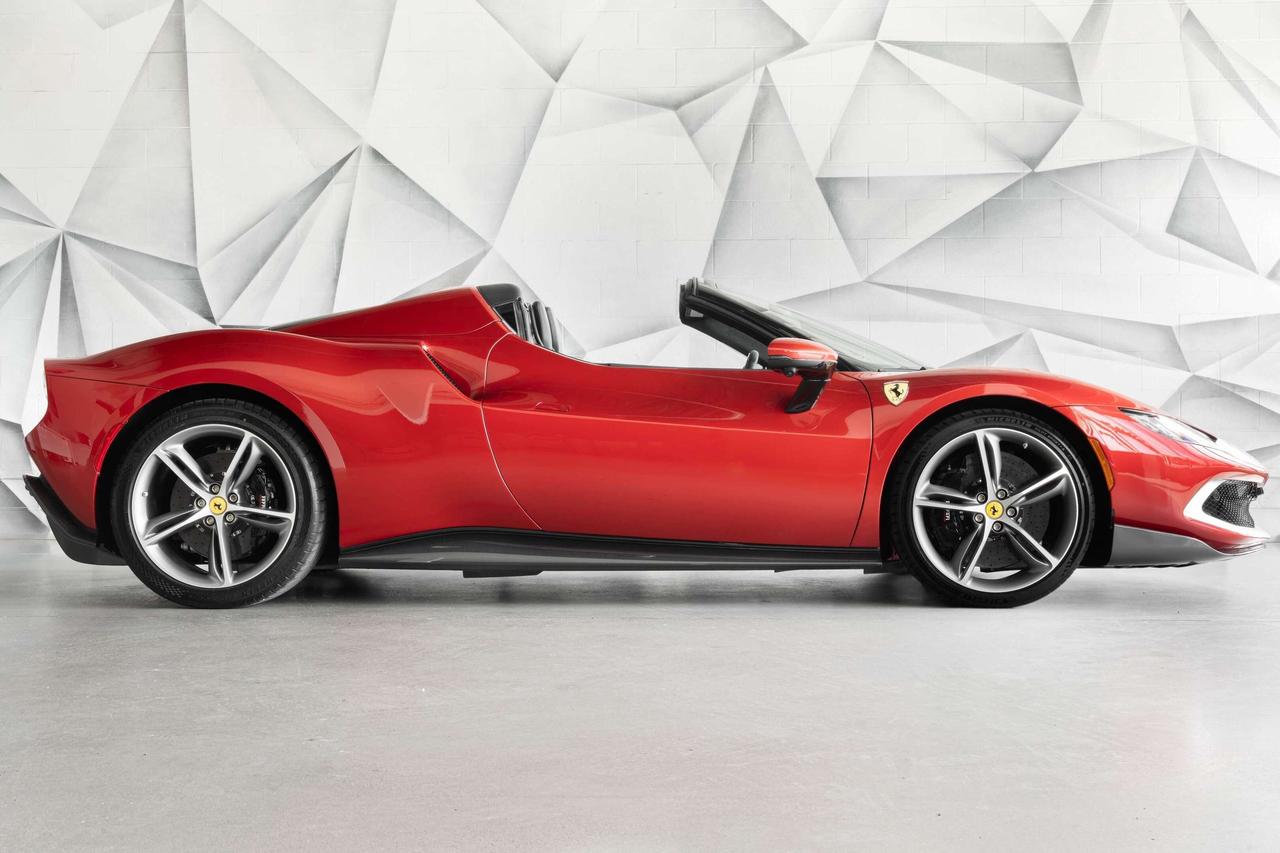 2023 Ferrari 296 GTS  Photo