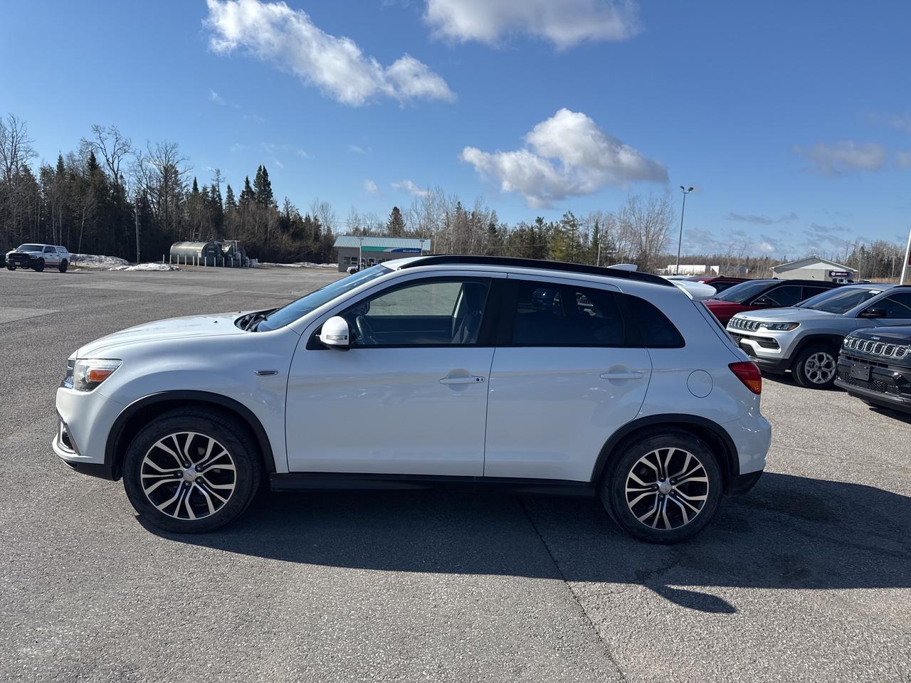 2019 Mitsubishi RVR SE LTD Photo