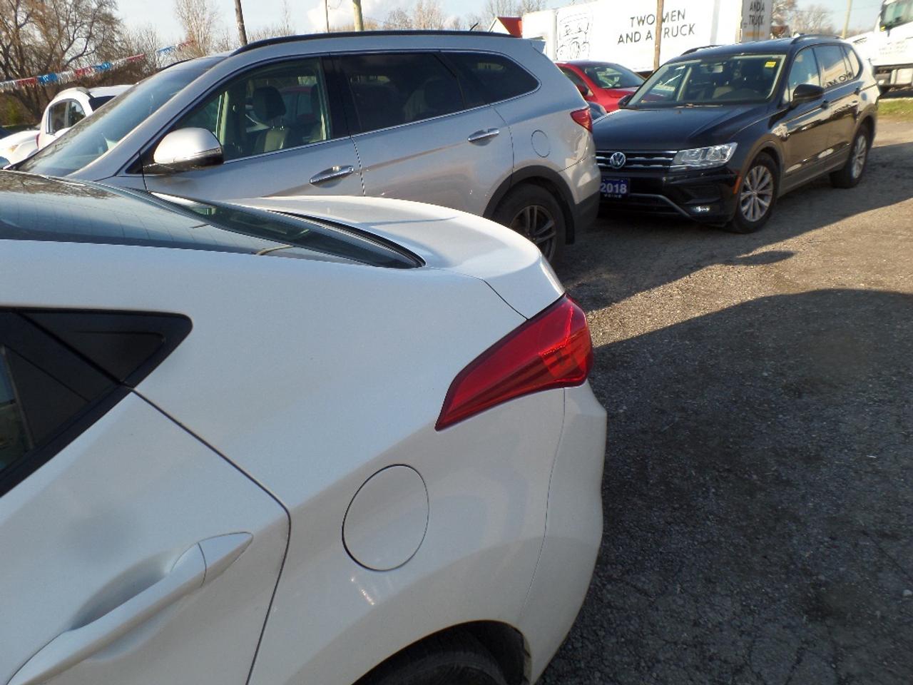 2012 Hyundai Elantra 4DR SDN AUTO GL Photo4