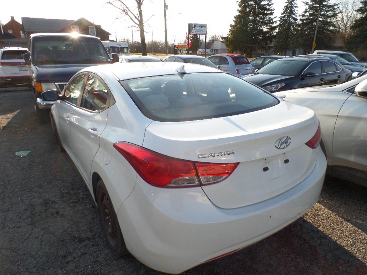 2012 Hyundai Elantra 4DR SDN AUTO GL Photo