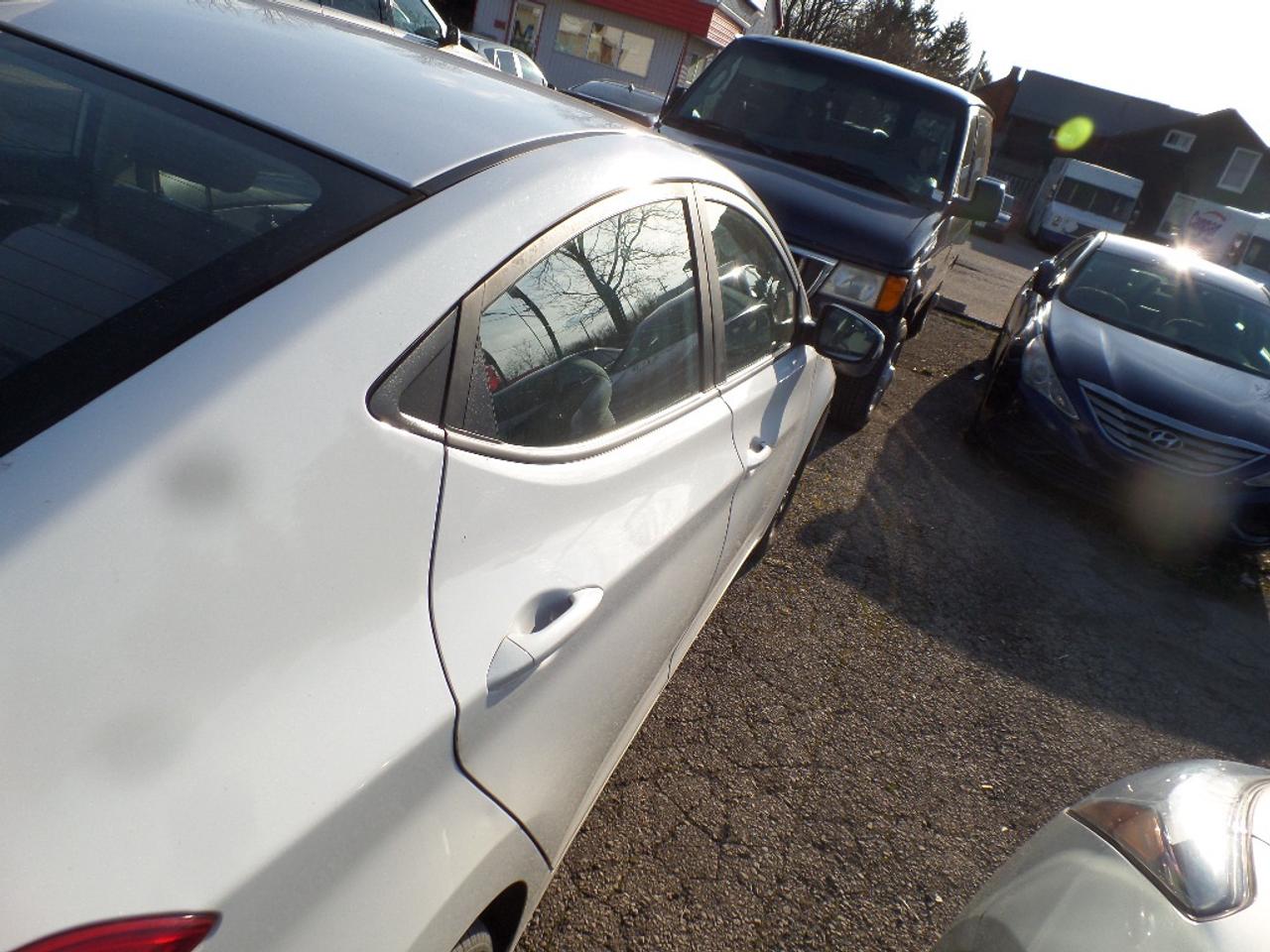 2012 Hyundai Elantra 4DR SDN AUTO GL Photo