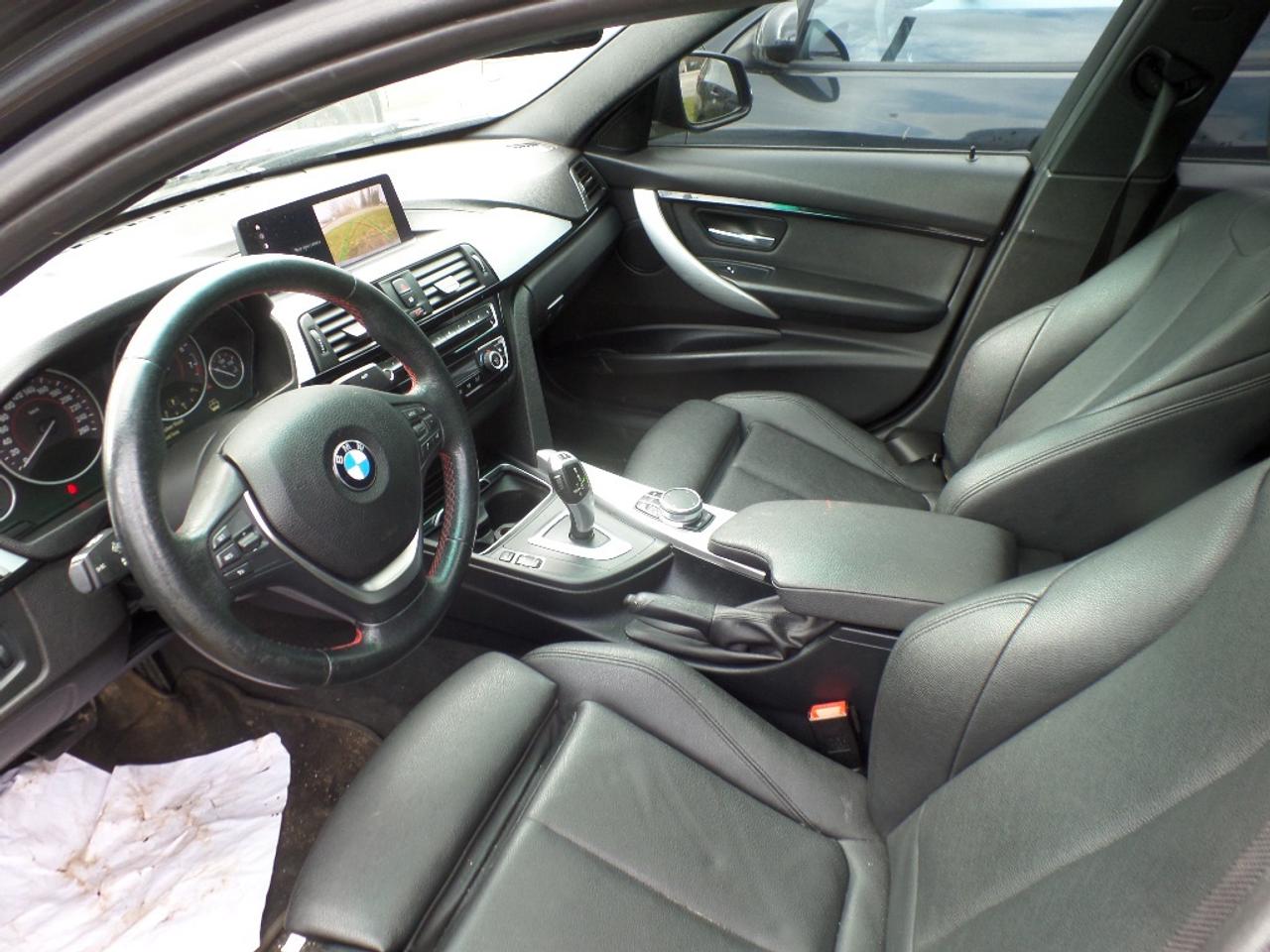 2018 BMW 3 Series 330i xDrive Sedan Photo