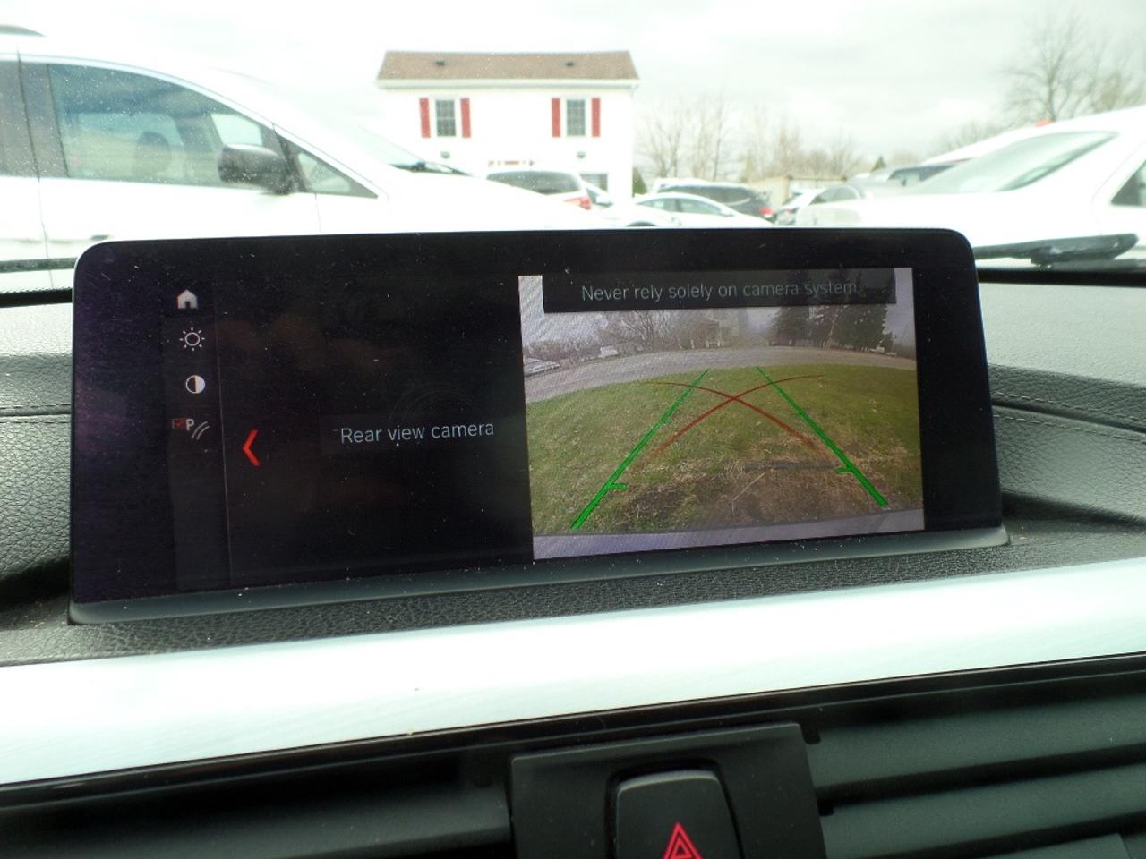 2018 BMW 3 Series 330i xDrive Sedan Photo