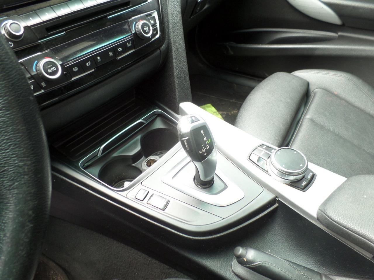 2018 BMW 3 Series 330i xDrive Sedan Photo