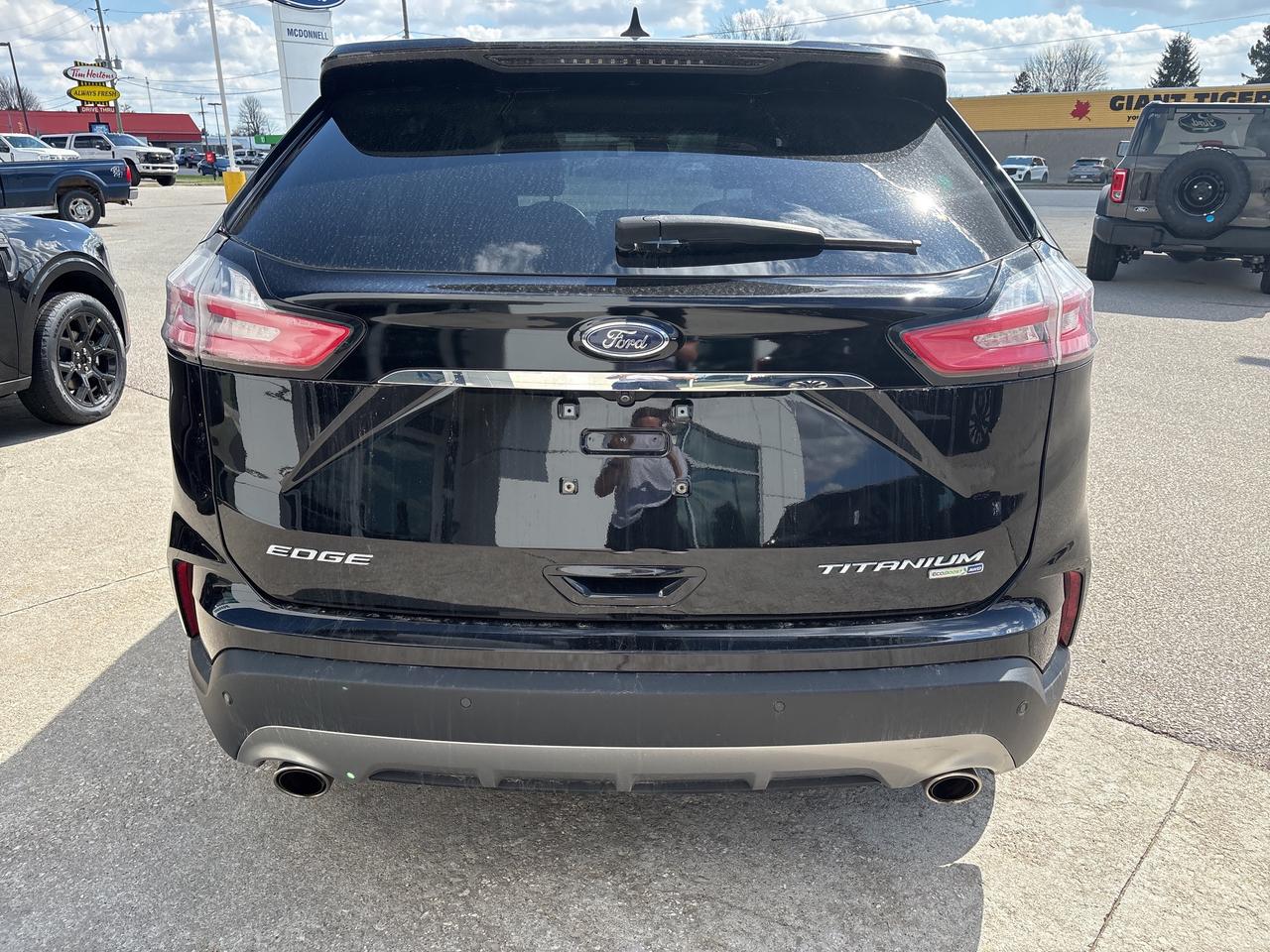 2020 Ford Edge Titanium 301A -Moonroof & Heated Seats Photo
