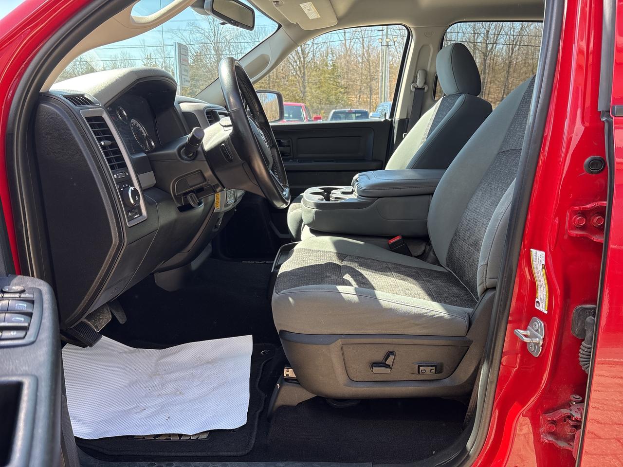 2020 RAM 1500 Classic EXPRESS Photo