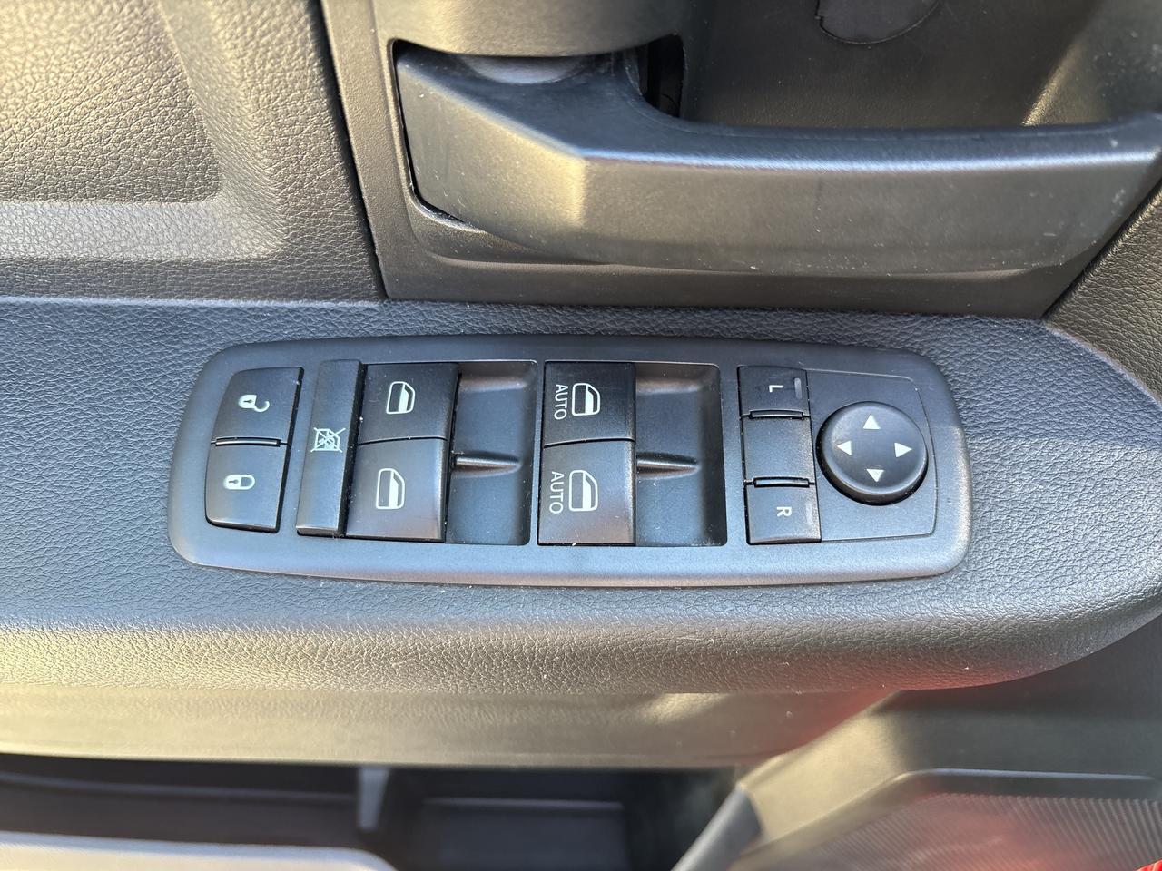 2020 RAM 1500 Classic EXPRESS Photo