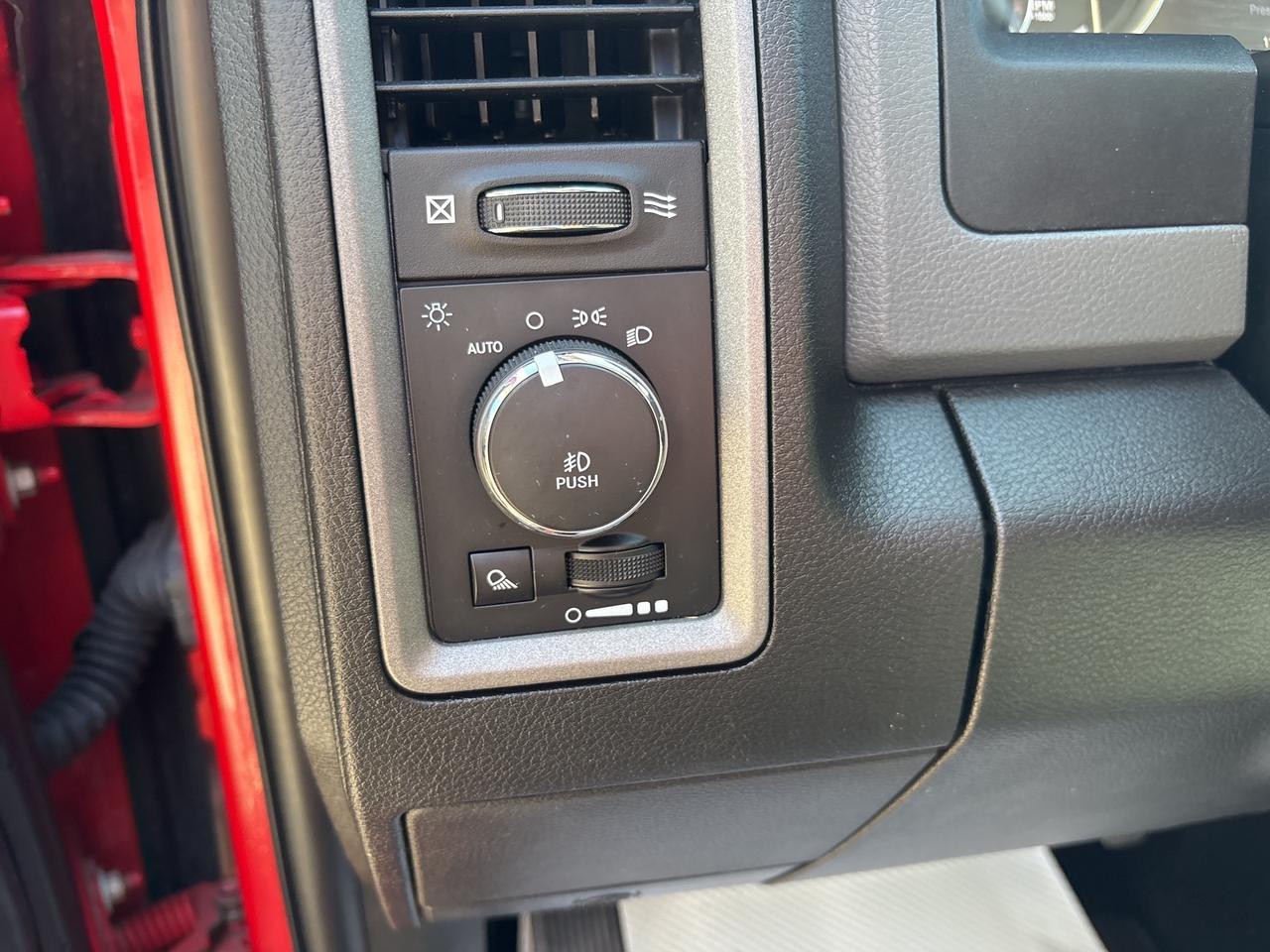 2020 RAM 1500 Classic EXPRESS Photo