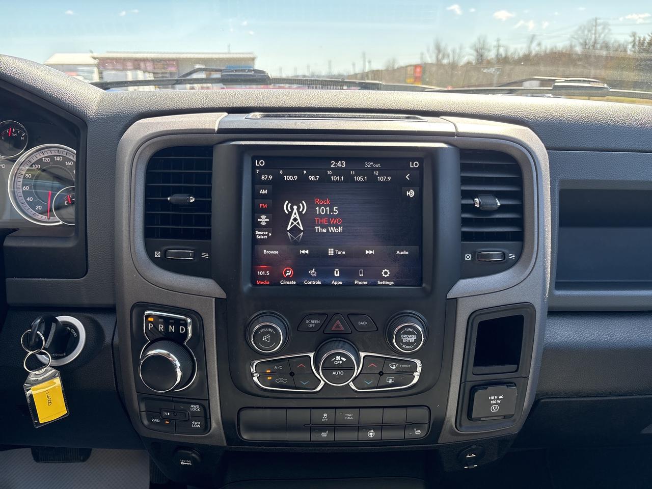 2020 RAM 1500 Classic EXPRESS Photo
