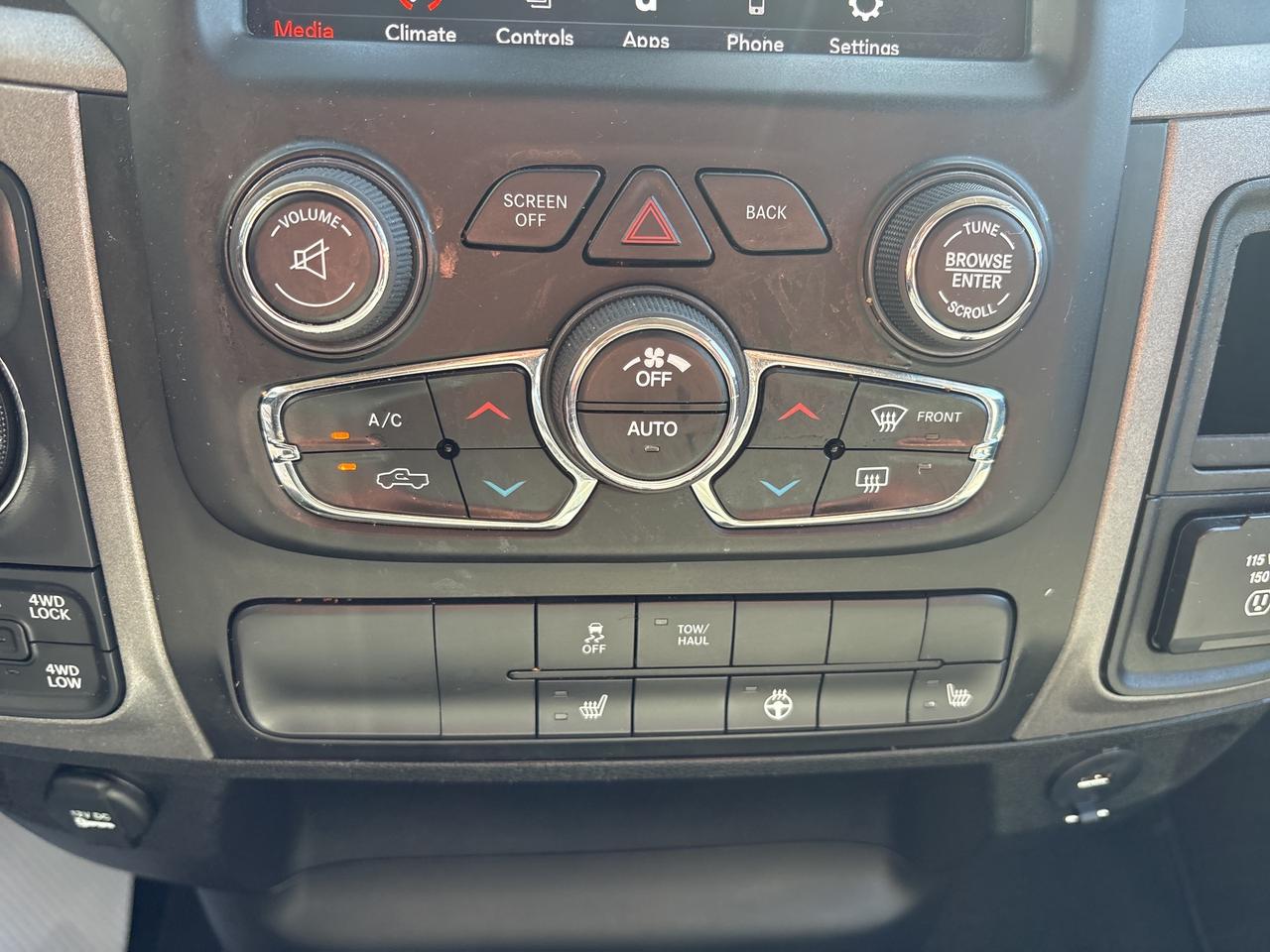 2020 RAM 1500 Classic EXPRESS Photo