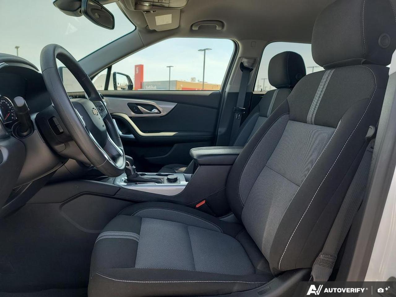 2024 Chevrolet Blazer LT   LOW KM   APPLE CARPLAY   HEATED SEATS Photo