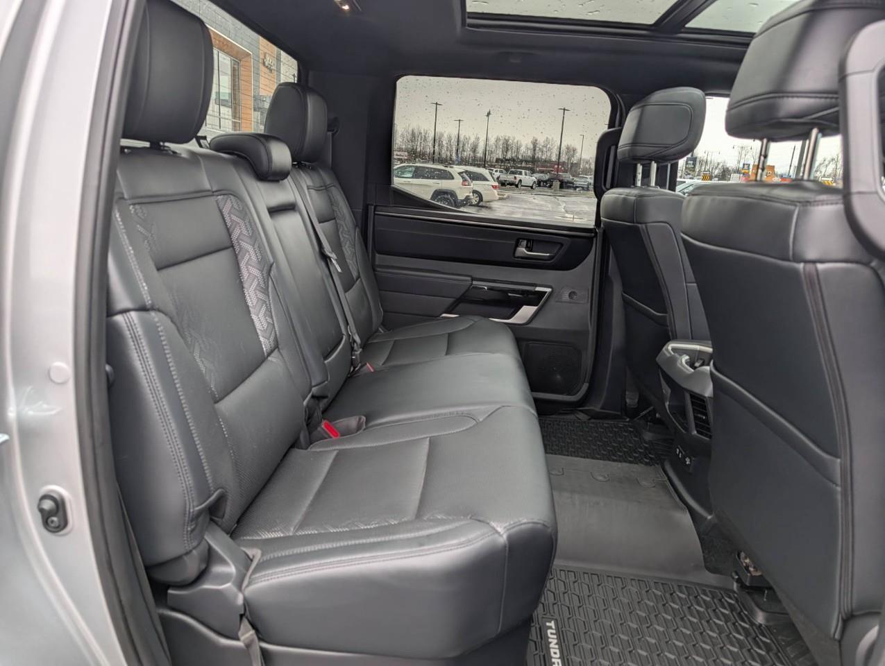 2025 Toyota Tundra Limited NO ACCIDENTS/ ONE OWNER Photo