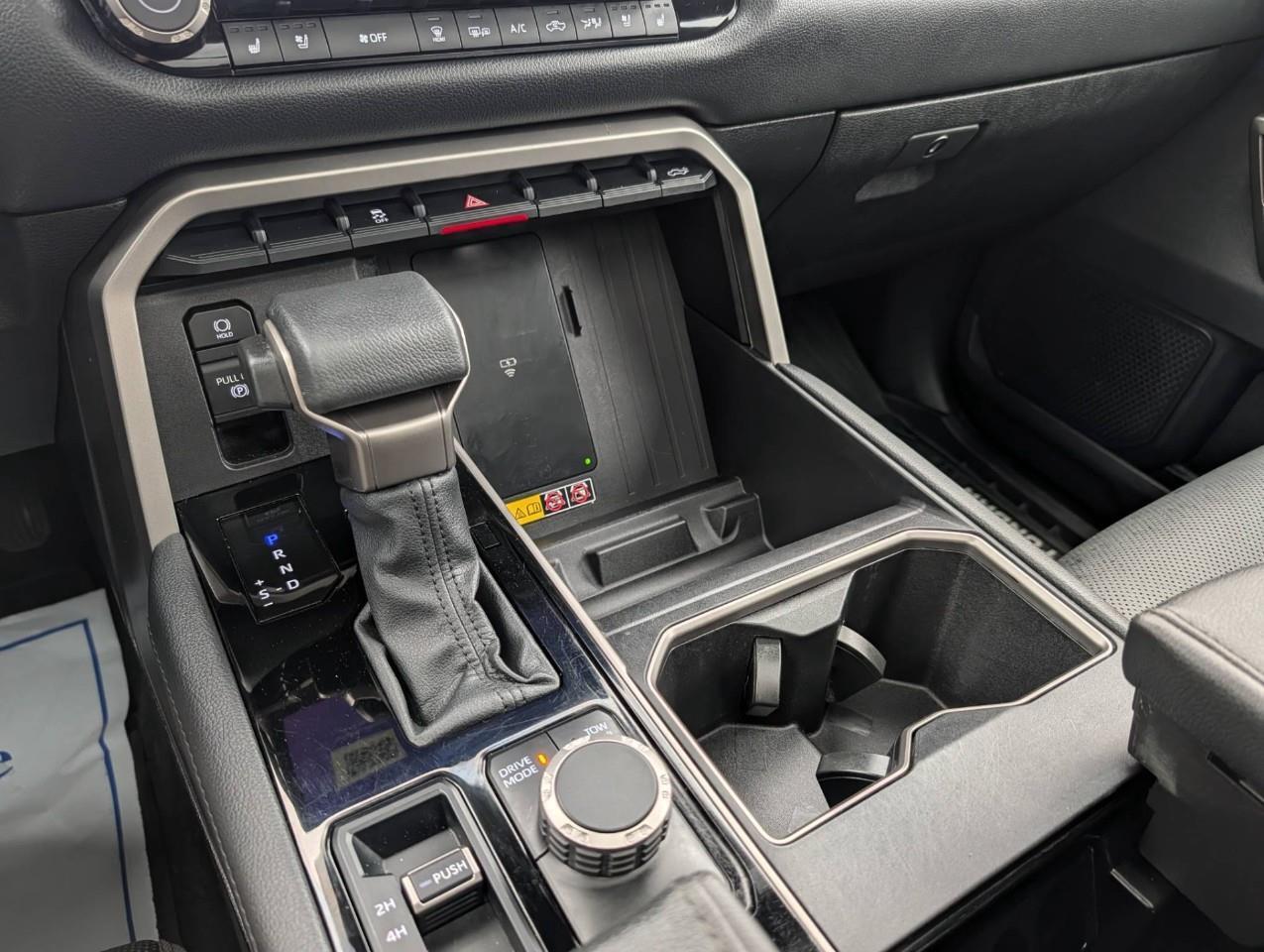 2025 Toyota Tundra Limited NO ACCIDENTS/ ONE OWNER Photo