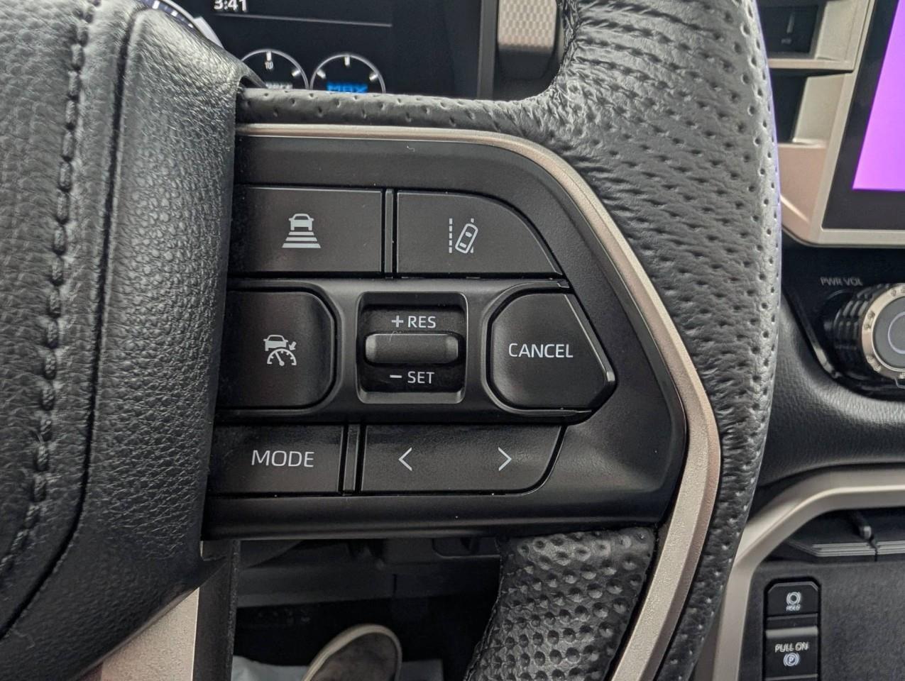 2025 Toyota Tundra Limited NO ACCIDENTS/ ONE OWNER Photo