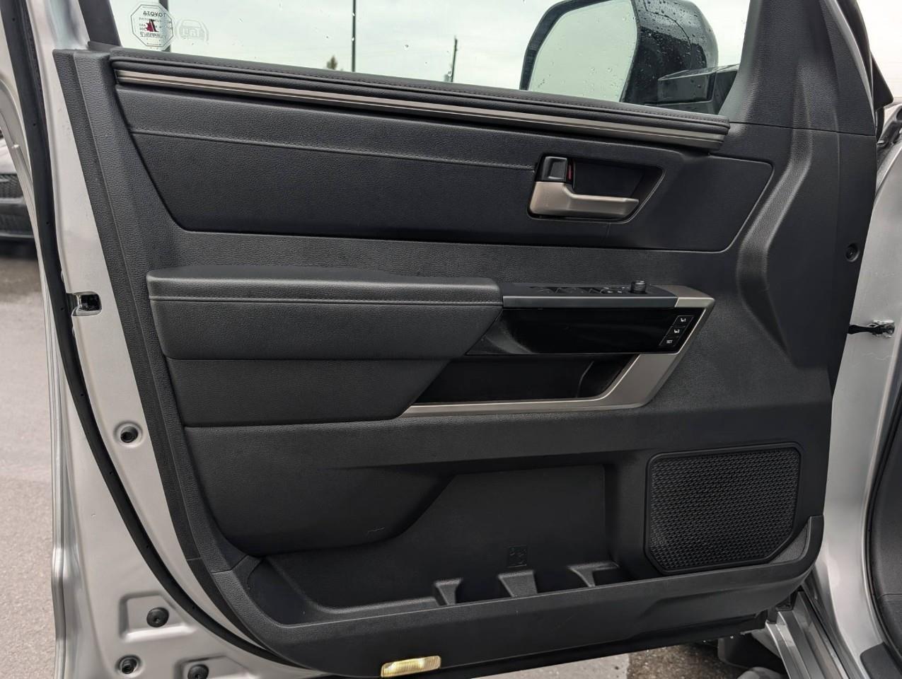 2025 Toyota Tundra Limited NO ACCIDENTS/ ONE OWNER Photo