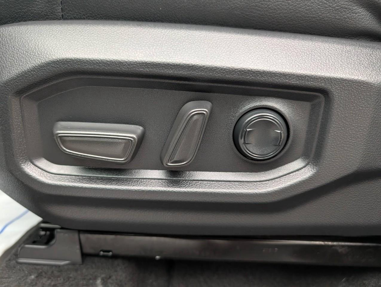 2025 Toyota Tundra Limited NO ACCIDENTS/ ONE OWNER Photo