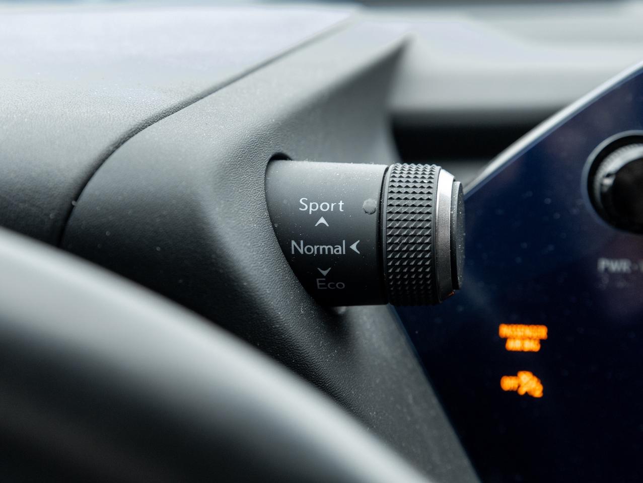 2024 Lexus UX Hybrid AWD   Low KM   Fuel Efficient Luxury SUV Photo