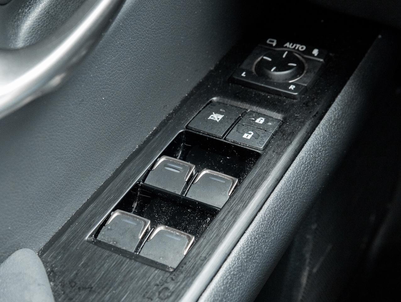 2024 Lexus UX Hybrid AWD   Low KM   Fuel Efficient Luxury SUV Photo